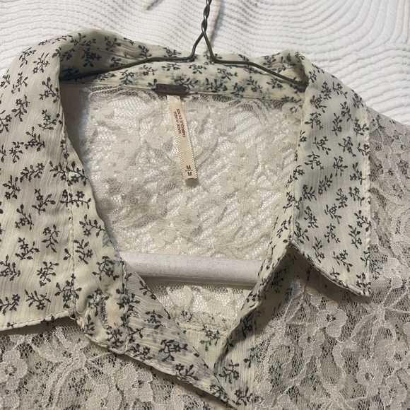 Free People front button blouse. Light cream with small black pattern. - Picture 5 of 5